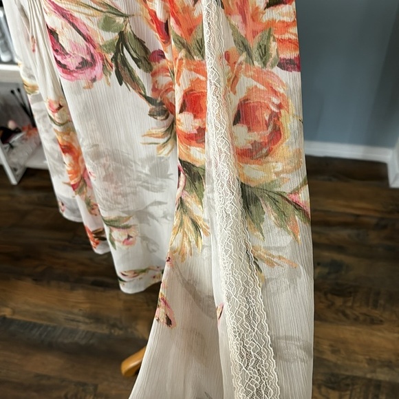 Floral tunic top​ - Picture 3 of 8